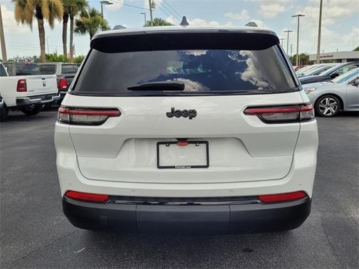 2025 Jeep Grand Cherokee L Laredo