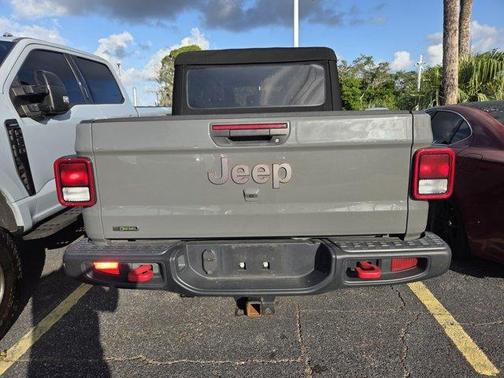 Sting Gray Clearcoat 2021 Jeep Gladiator Rubicon