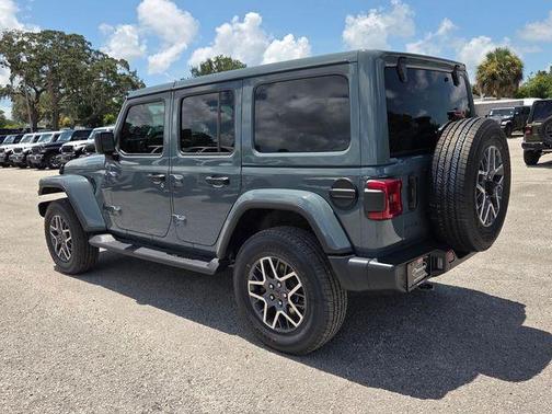 Anvil Clearcoat 2026 Jeep Wrangler Sahara