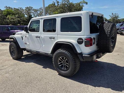 Bright White Clearcoat 2026 Jeep Wrangler Rubicon