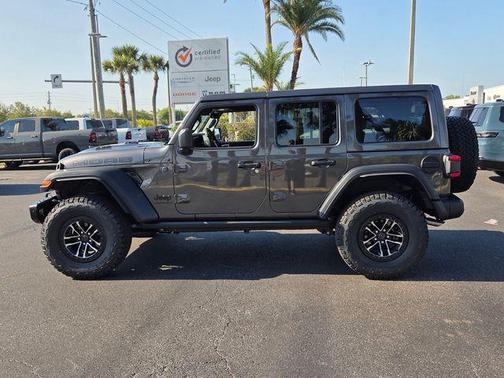 Granite Crystal Clearcoat Metallic 2026 Jeep Wrangler Moab 392