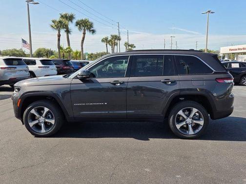 Metallic 2026 Jeep Grand Cherokee Limited