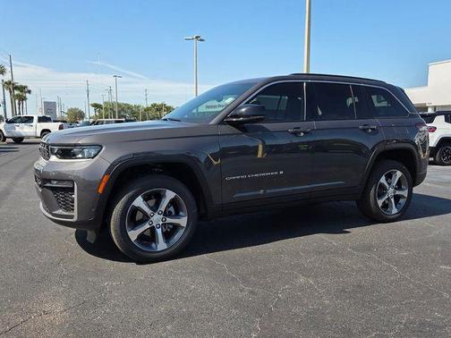 Metallic 2026 Jeep Grand Cherokee Limited