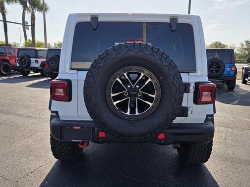 Bright White Clearcoat 2024 Jeep Wrangler Rubicon