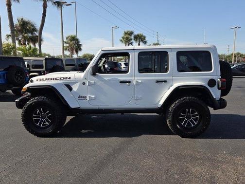 Bright White Clearcoat 2024 Jeep Wrangler Rubicon