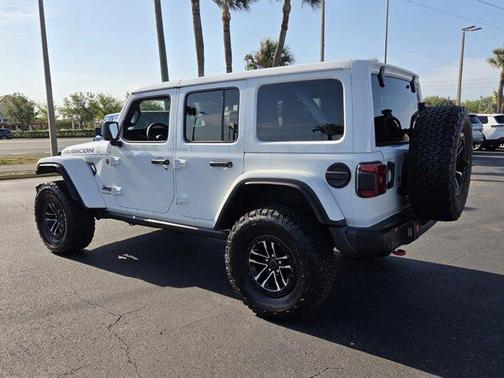 Bright White Clearcoat 2024 Jeep Wrangler Rubicon