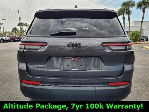 2022 Jeep Grand Cherokee L Laredo