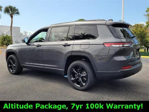 2022 Jeep Grand Cherokee L Laredo