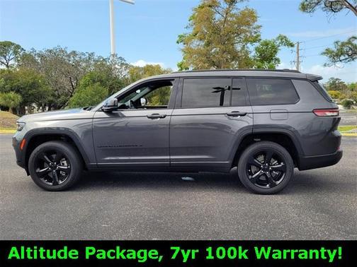 2022 Jeep Grand Cherokee L Laredo