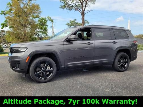 2022 Jeep Grand Cherokee L Laredo