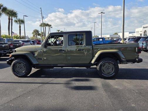 2026 Jeep Gladiator Sport