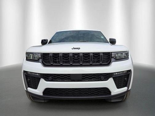 Bright White Clearcoat 2026 Jeep Grand Cherokee Sport
