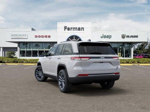 Bright White Clearcoat 2026 Jeep Grand Cherokee Sport