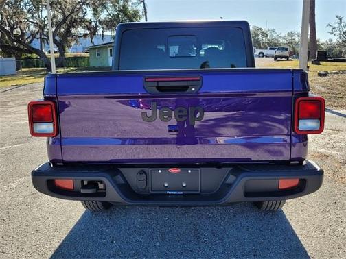 2026 Jeep Gladiator Sport