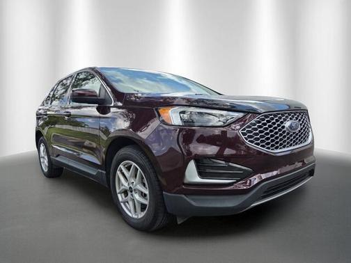 Burgundy 2024 Ford Edge SEL