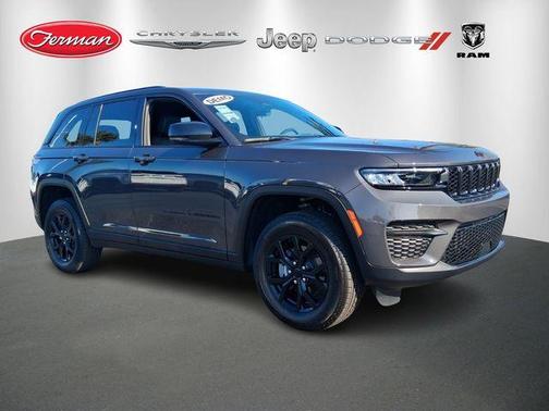Metallic 2025 Jeep Grand Cherokee Laredo