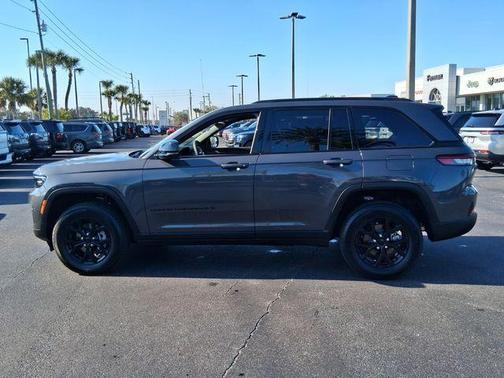 Metallic 2025 Jeep Grand Cherokee Laredo
