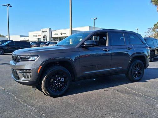 Metallic 2025 Jeep Grand Cherokee Laredo