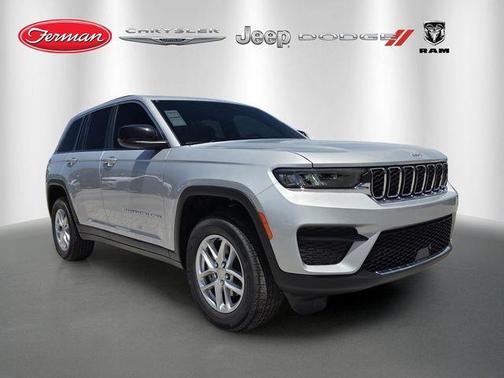 Silver Zynith 2026 Jeep Grand Cherokee Laredo