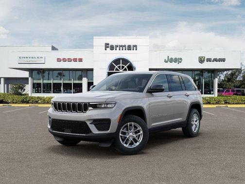 Silver Zynith 2026 Jeep Grand Cherokee Laredo