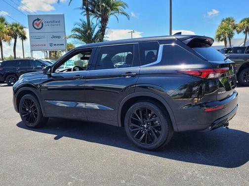 2024 Mitsubishi Outlander SE Black Edition