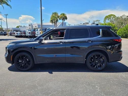 2024 Mitsubishi Outlander SE Black Edition