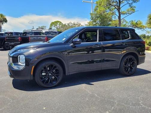 2024 Mitsubishi Outlander SE Black Edition