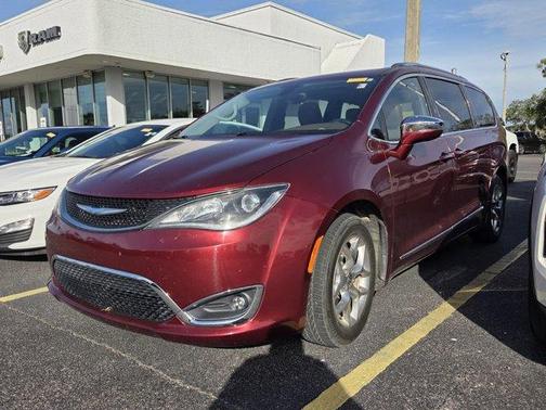 Velvet Red Pearlcoat 2018 Chrysler Pacifica Limited