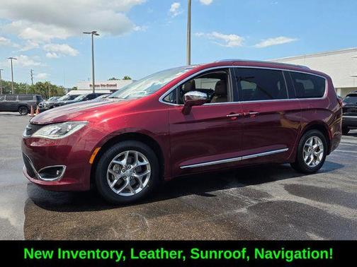 Velvet Red Pearlcoat 2018 Chrysler Pacifica Limited