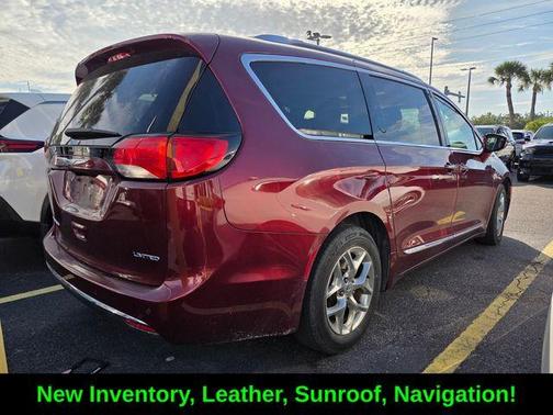Velvet Red Pearlcoat 2018 Chrysler Pacifica Limited