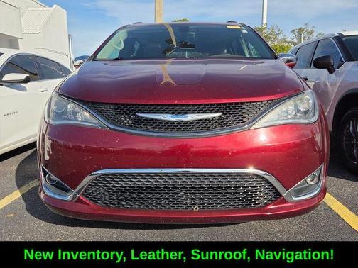 Velvet Red Pearlcoat 2018 Chrysler Pacifica Limited