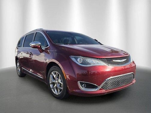 Velvet Red Pearlcoat 2018 Chrysler Pacifica Limited