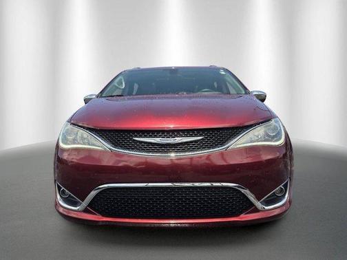 Velvet Red Pearlcoat 2018 Chrysler Pacifica Limited