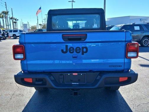 2021 Jeep Gladiator Sport