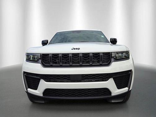 Bright White Clearcoat 2026 Jeep Grand Cherokee L Laredo
