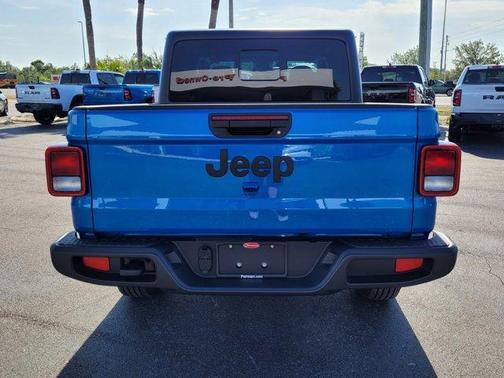 2025 Jeep Gladiator Sport