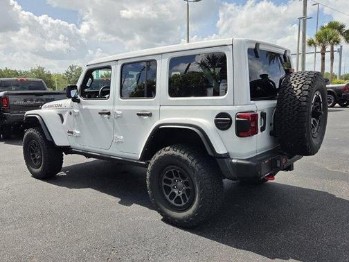 Bright White Clearcoat 2023 Jeep Wrangler Rubicon