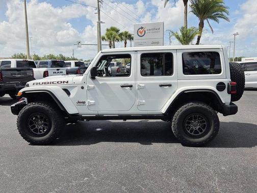 Bright White Clearcoat 2023 Jeep Wrangler Rubicon