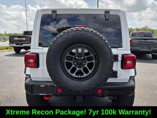 Bright White Clearcoat 2023 Jeep Wrangler Rubicon