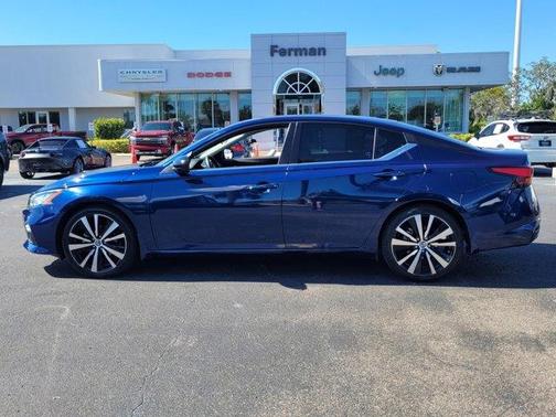 2022 Nissan Altima 2.5 SR