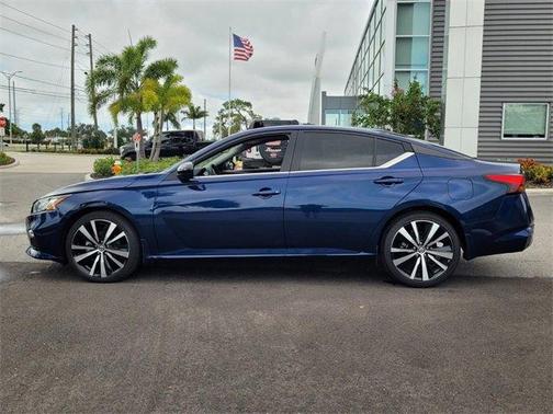 2022 Nissan Altima 2.5 SR