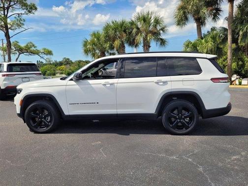 2022 Jeep Grand Cherokee L Laredo