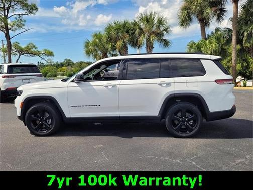 2022 Jeep Grand Cherokee L Laredo