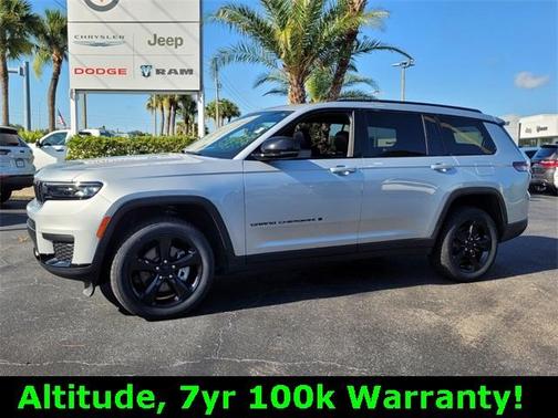 2023 Jeep Grand Cherokee L Laredo