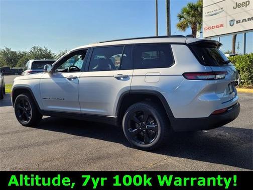 2023 Jeep Grand Cherokee L Laredo
