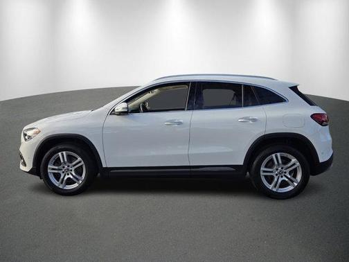 2022 Mercedes-Benz GLA 250 Base 4MATIC