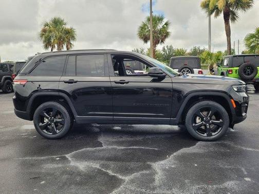 2023 Jeep Grand Cherokee Altitude