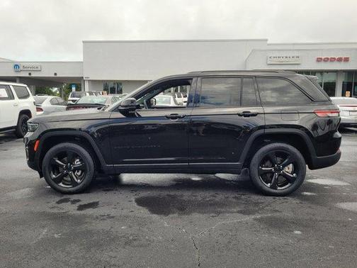 2023 Jeep Grand Cherokee Altitude