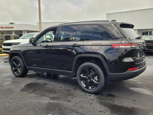 2023 Jeep Grand Cherokee Altitude