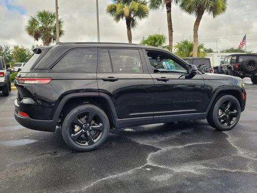2023 Jeep Grand Cherokee Altitude